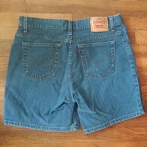 Levi's Relaxed Shorts - Picture 3 of 4